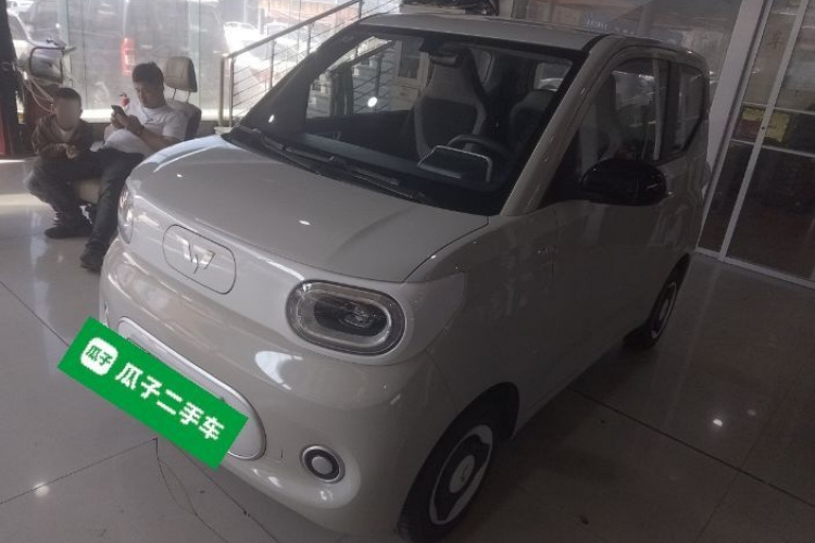 五菱汽车 宏光MINIEV 2024款 第三代 215km 青春版车身外观1