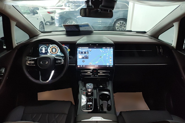 广汽传祺 传祺M8 2024款 大师系列 400T 尊贵版中控内饰7002