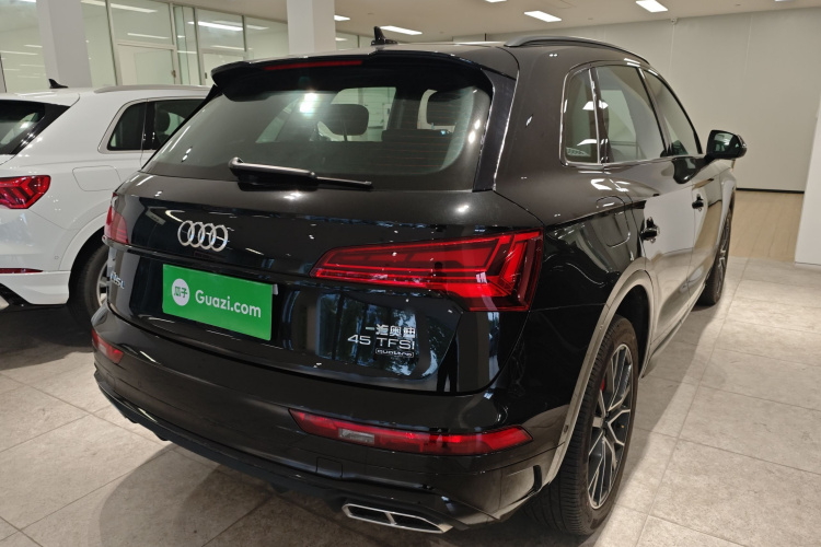 奥迪Q5L 2024款 45 TFSI 豪华动感型车身外观7