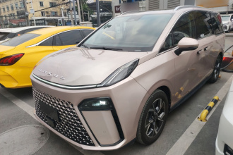 上汽大通MAXUS 大通G70 2024款 2.0T 自动旗舰版 7座