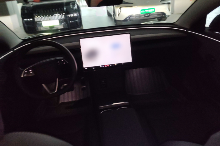 特斯拉 Model 3 2025款 后轮驱动版中控内饰12