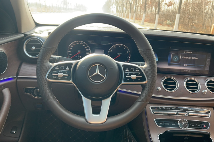 奔驰E级 2020款 改款 E 300 L 时尚型局部细节13