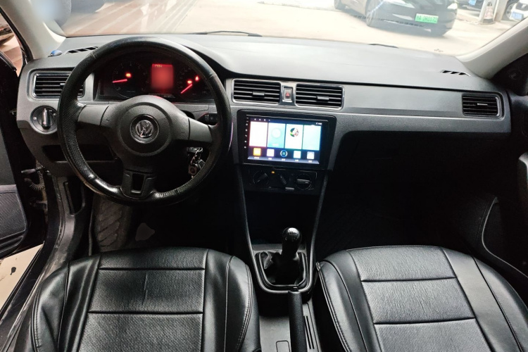 大众 桑塔纳 2013款 1.4L 手动风尚版中控内饰12