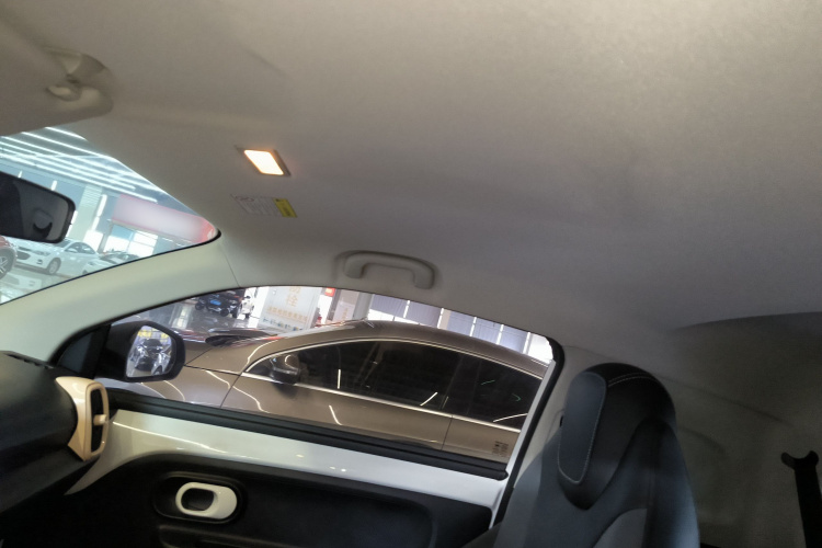 荣威 科莱威CLEVER 2022款 311km元气啵啵版中控内饰22