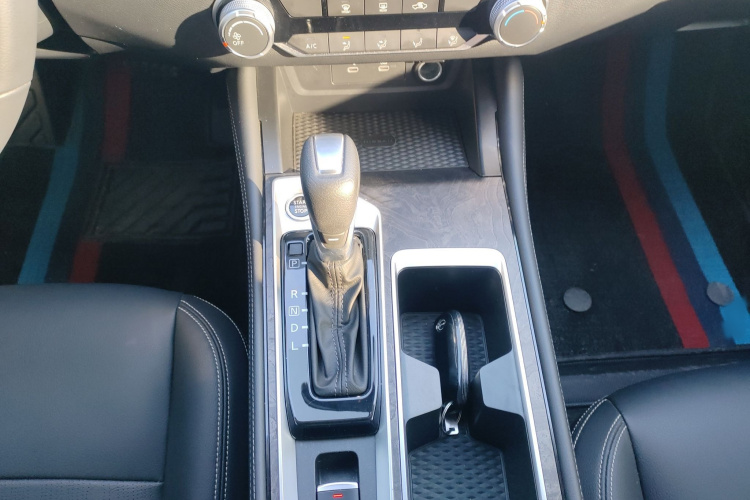 日产 天籁 2024款 2.0L XE 真心版局部细节18