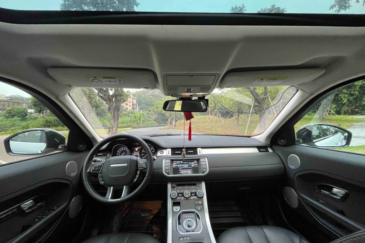 路虎 揽胜极光 2015款 2.0T 五门智耀版中控内饰7005