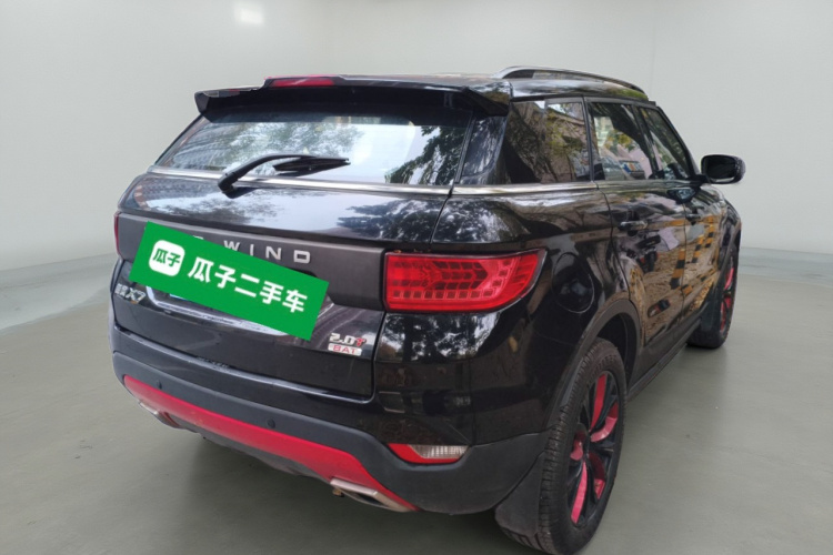 陆风X7 2015款 2.0T 全景尊贵版车身外观7