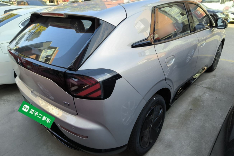 ARCFOX极狐 极狐T1 2025款 425 PRO车身外观7