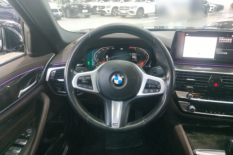 宝马5系 2021款 525Li M运动套装中控内饰13