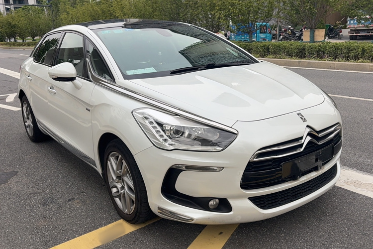DS 5 2013款 1.6T 雅致版THP160车身外观6003