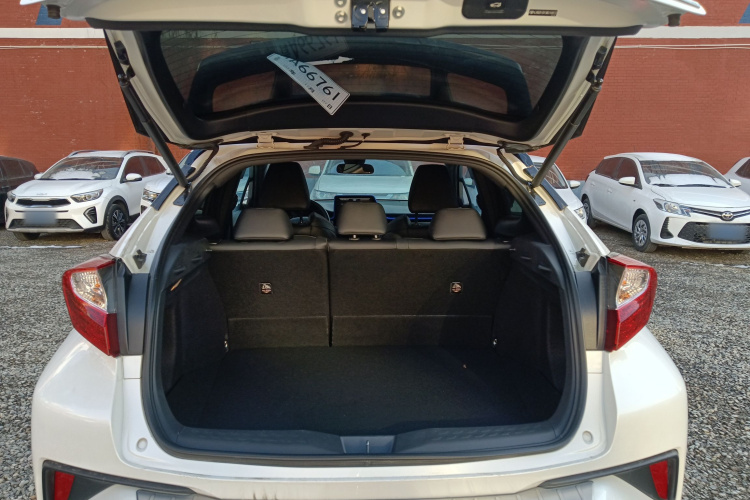 丰田C-HR 2020款 2.0L 领先版局部细节23