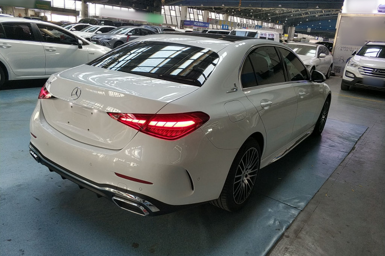 奔驰C级 2024款 改款三 C 260 L 运动版车身外观7