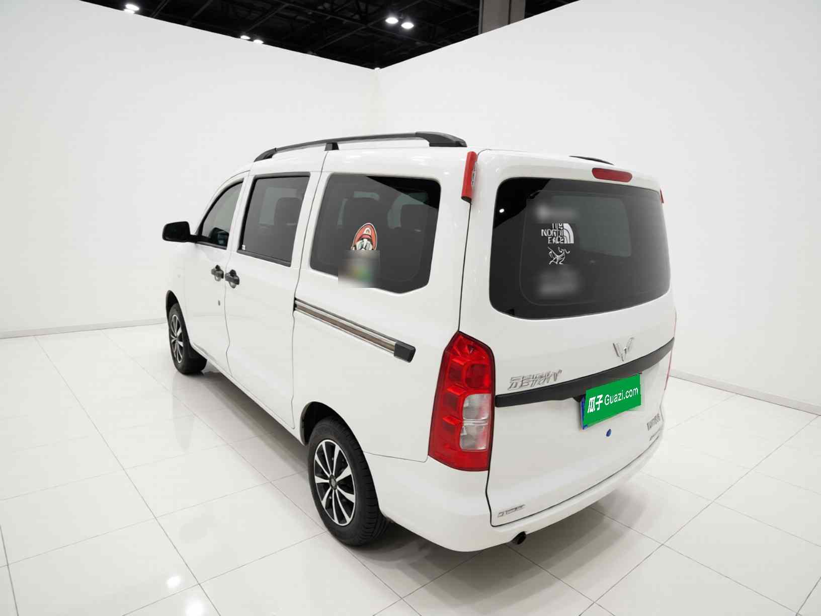 五菱汽车 五菱宏光V 2022款 1.5L劲取版电动助力LAR(3)