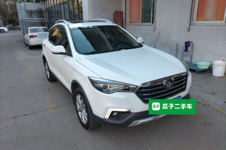 奔腾X80 2017款 1.8T 自动豪华型车身外观3