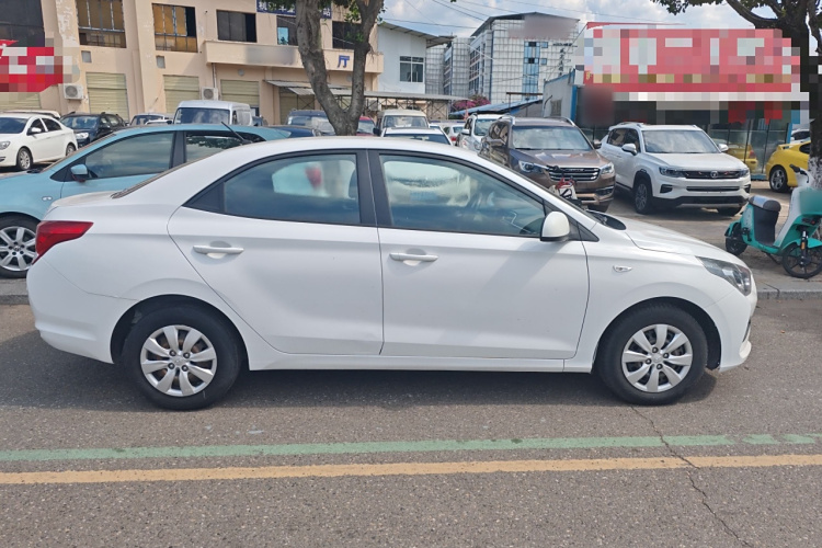 现代 瑞纳 2017款 1.4L 手动焕新版 国VI车身外观6002