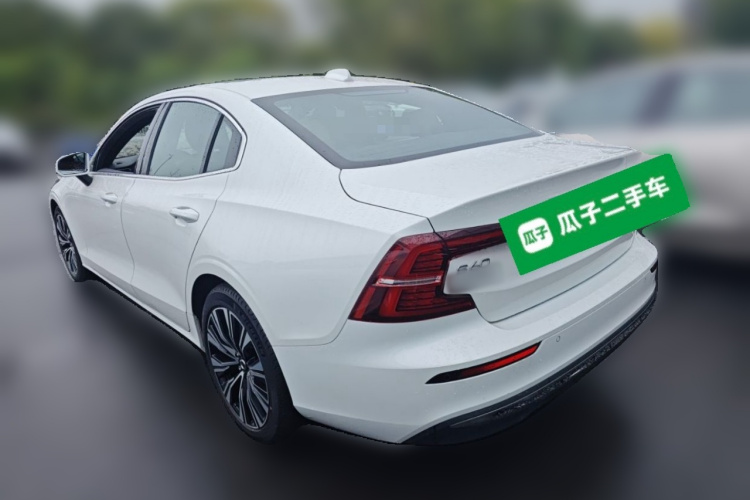 沃尔沃S60 2025款 B4 智远豪华版车身外观5