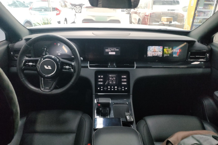 理想汽车 理想ONE 2021款 增程6座版中控内饰12