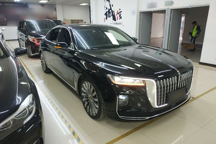 红旗H9 2020款 3.0T 智联旗领四座版车身外观3