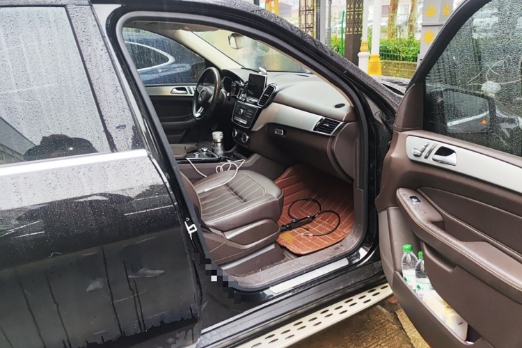 奔驰GLE 2015款 GLE 320 4MATIC局部细节9005