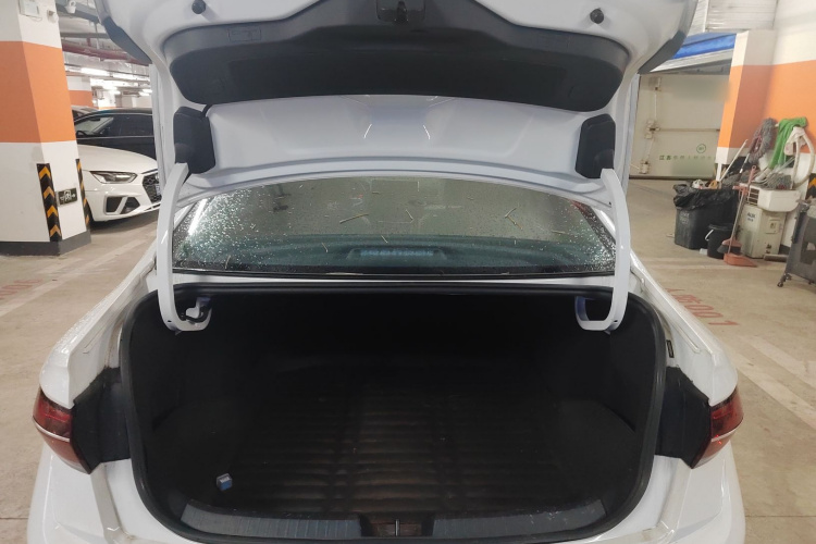 大众 速腾 2023款 300TSI DSG超越版机舱底盘23