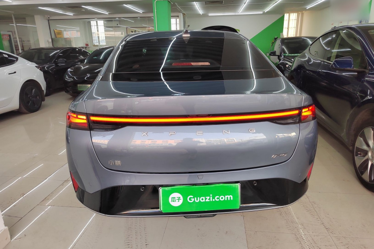 小鹏P5 2022款 550E车身外观6