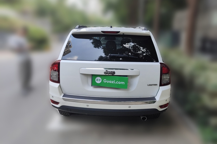 Jeep 指南者(进口) 2013款 2.0L 两驱豪华版车身外观6