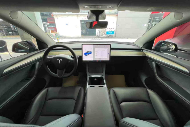 特斯拉 Model Y 2021款 长续航全轮驱动版 3D7中控内饰7004