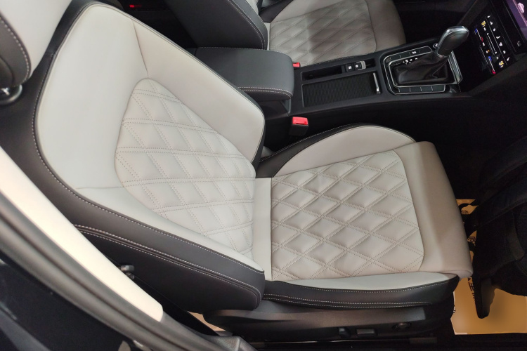 大众 迈腾 2023款 200万辆纪念版 330TSI DSG领先型局部细节41