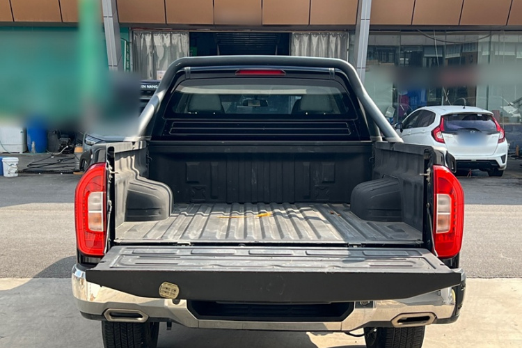 福田 大将军G9 2021款 2.0T装甲大将军手动两驱休闲版乐享型长箱4F20TC中控内饰7008