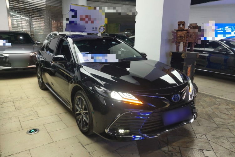 丰田 凯美瑞 2023款 双擎 2.5HG 豪华版车身外观3