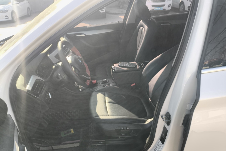 宝马X1 2019款 sDrive20Li 领先型中控内饰19