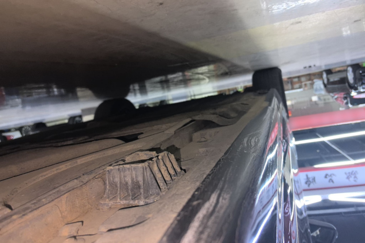 宝马5系 2014款 525Li 领先型局部细节9002