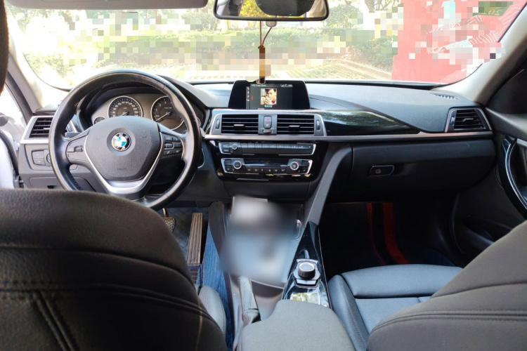 宝马3系 2018款 320Li 时尚型中控内饰12