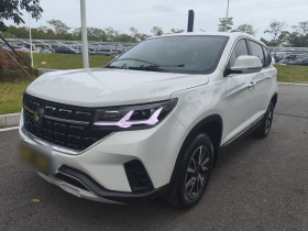 东风风行 风行T5 2022款 盛世款 1.6L 手动筑梦版五座