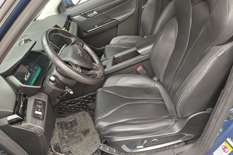 小鹏G3 2019款 尊享版中控内饰19