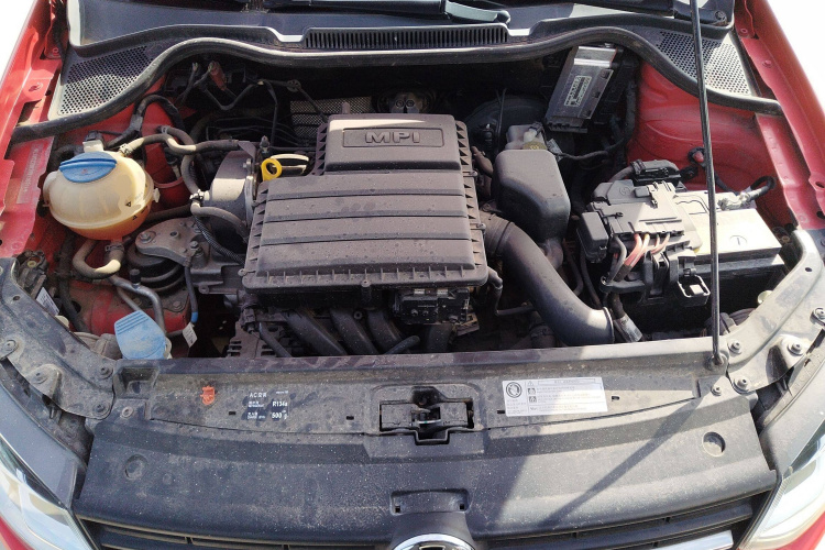 大众 Polo 2016款 1.6L 自动舒适型机舱底盘24