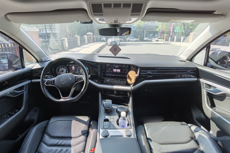 大众 途锐 2021款 2.0TSI 领航特别版中控内饰7001