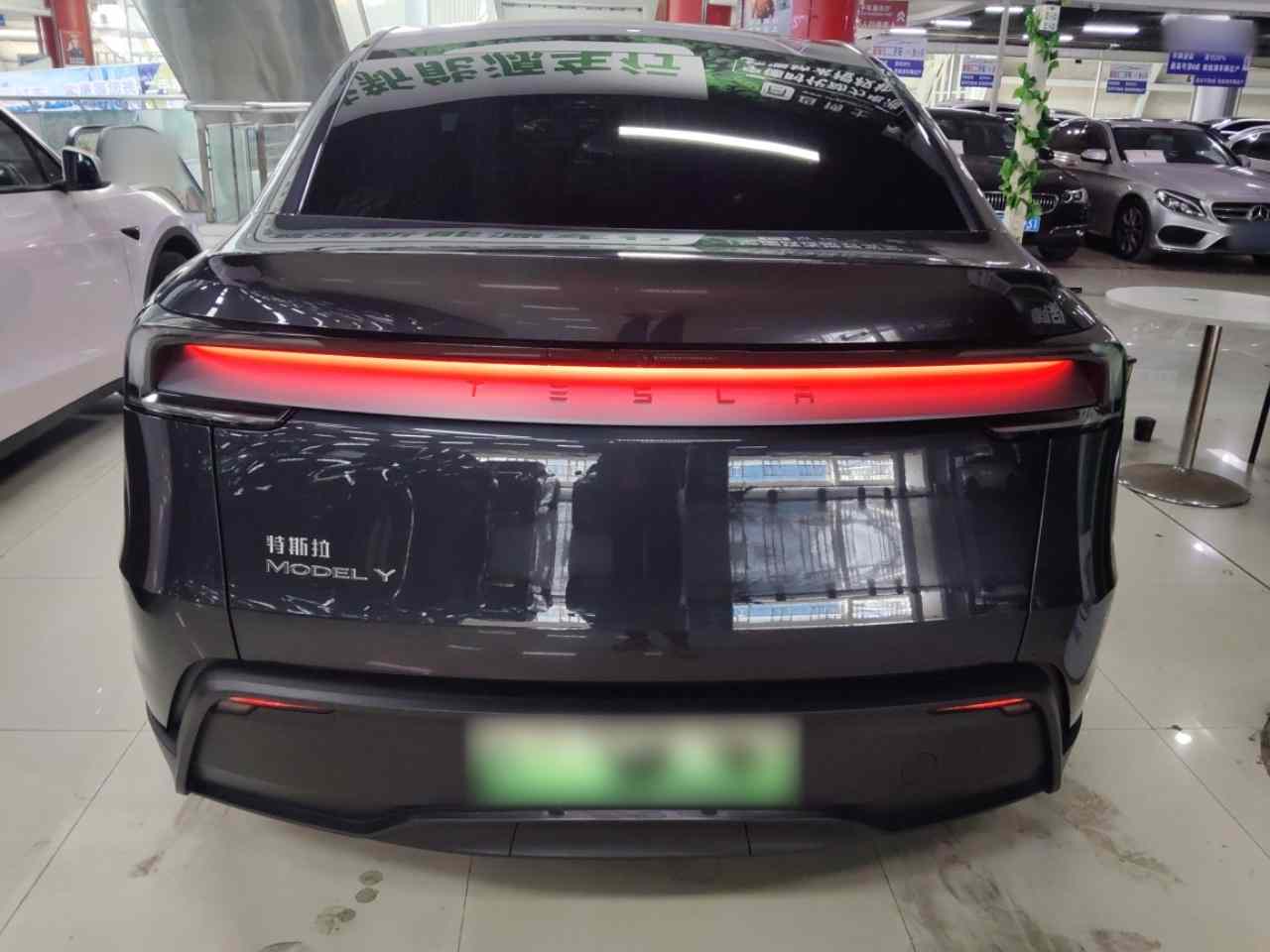 特斯拉 Model Y 2025款 后轮驱动版(4)