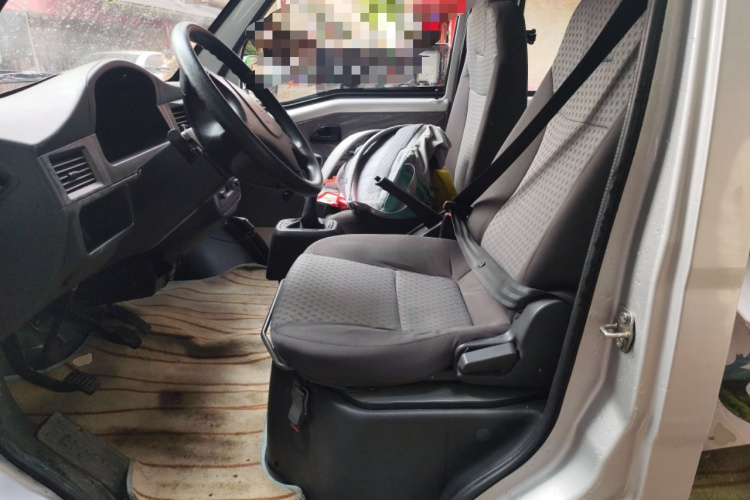 五菱汽车 五菱之光 2023款 1.5L 实用型 5/7座中控内饰19