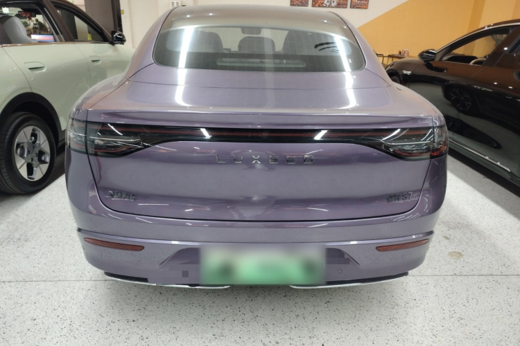 鸿蒙智行 智界S7 2024款 Pro 后驱长航版车身外观6004