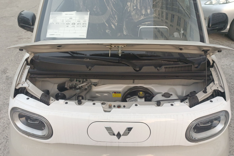 五菱汽车 宏光MINIEV 2024款 第三代 215km 青春版机舱底盘24