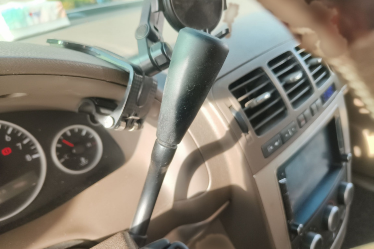 别克GL8 2014款 2.4L 经典版局部细节18