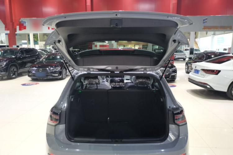 大众 高尔夫 2025款 改款二 300TSI R-Line机舱底盘23