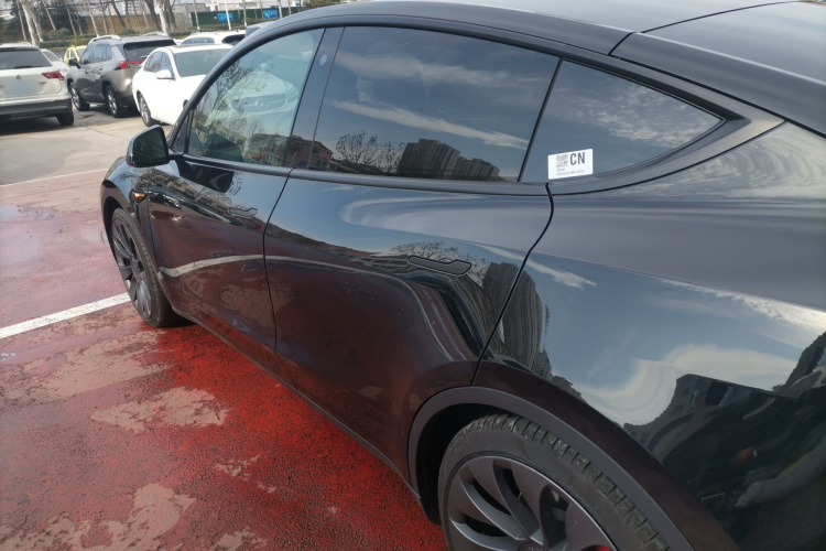 特斯拉 Model Y 2022款 Performance高性能全轮驱动版车身外观4