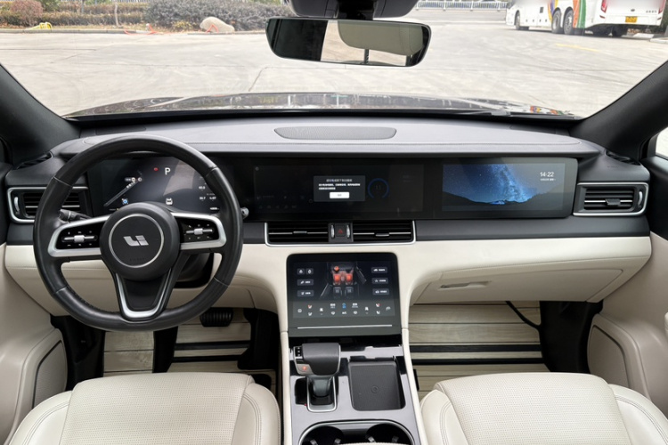 理想汽车 理想ONE 2021款 增程6座版中控内饰7001