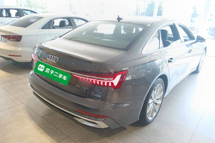 奥迪A6L 2024款 45 TFSI 臻选动感型车身外观7