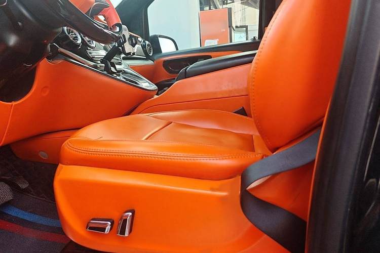 奔驰 威霆 2021款 2.0T 精英版 7座局部细节19