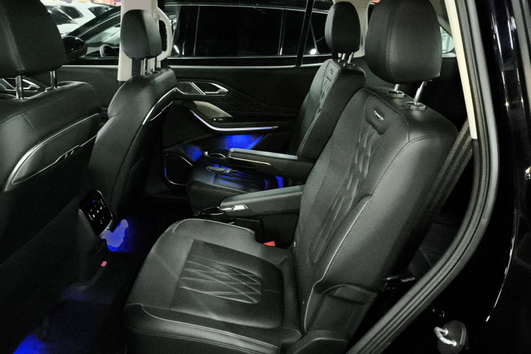 红旗HS7 PHEV 2024款 2.0T PHEV 四驱旗畅版 6座中控内饰7004