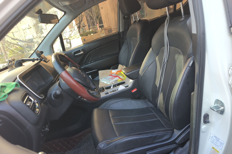 广汽传祺 传祺GS3 2021款 POWER 270T 自动劲享版中控内饰19