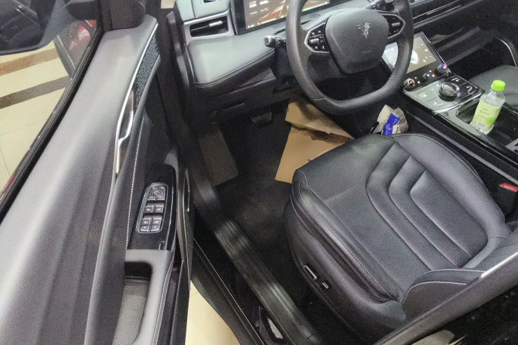 哪吒汽车 哪吒U 2021款 Pro 500 环球版中控内饰20